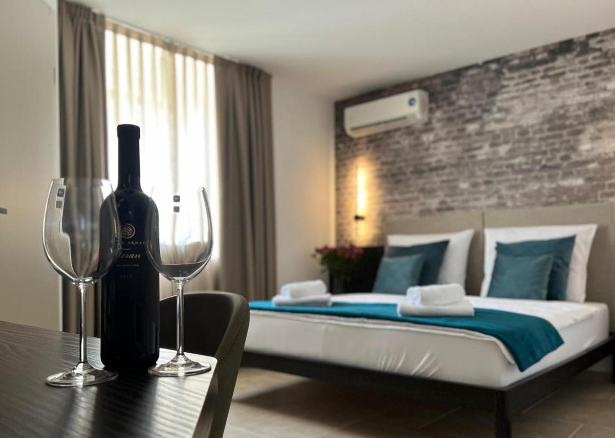 Arena Prestige Rooms 普拉 外观 照片