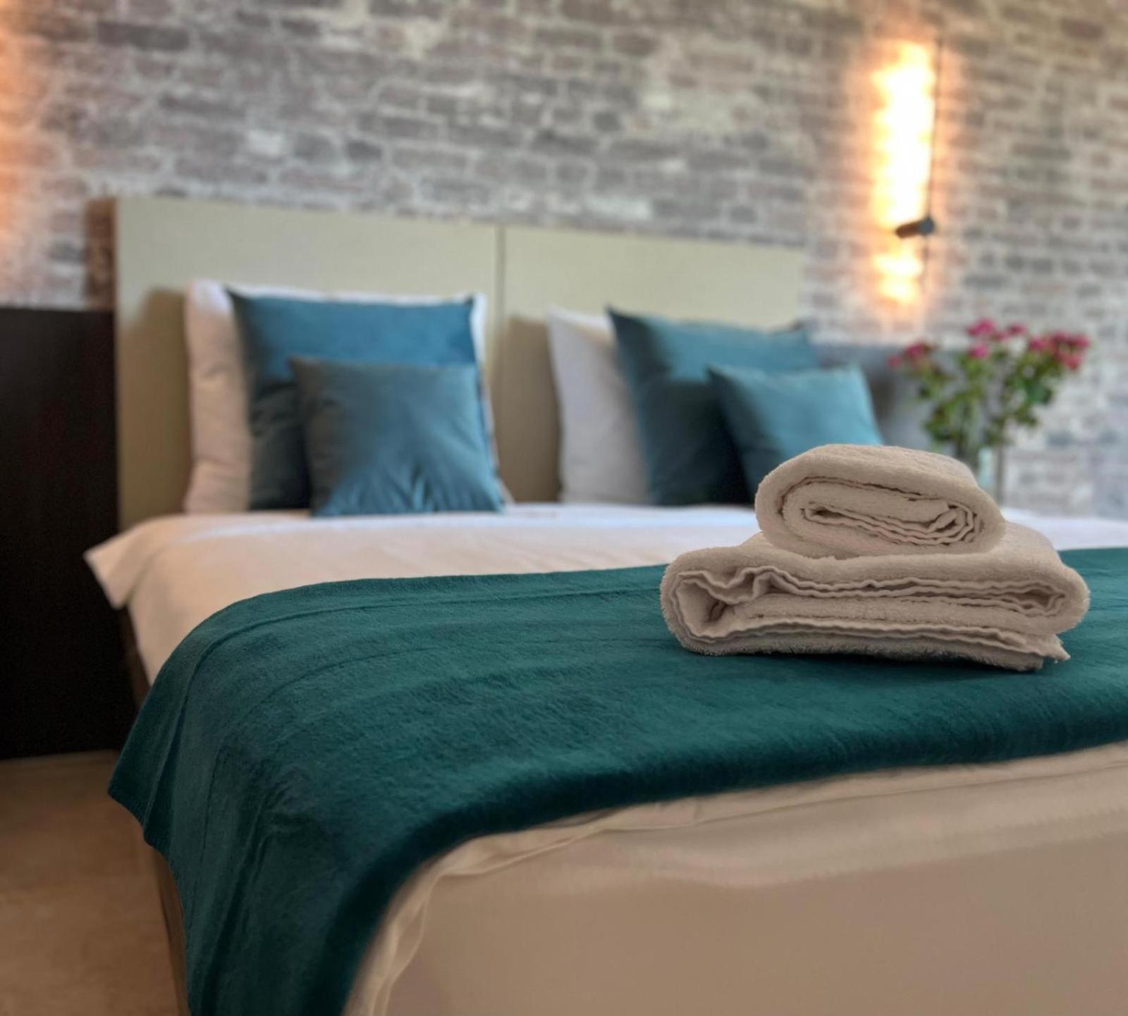 Arena Prestige Rooms 普拉 外观 照片